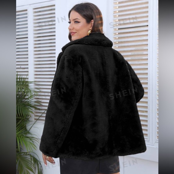 Faux Fur Coat XS 🖤 - Picture 2 of 3